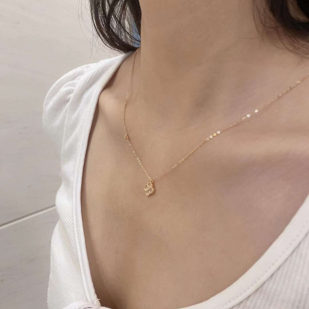 [Clover Jewelry]Delicate Flower Shape Necklace