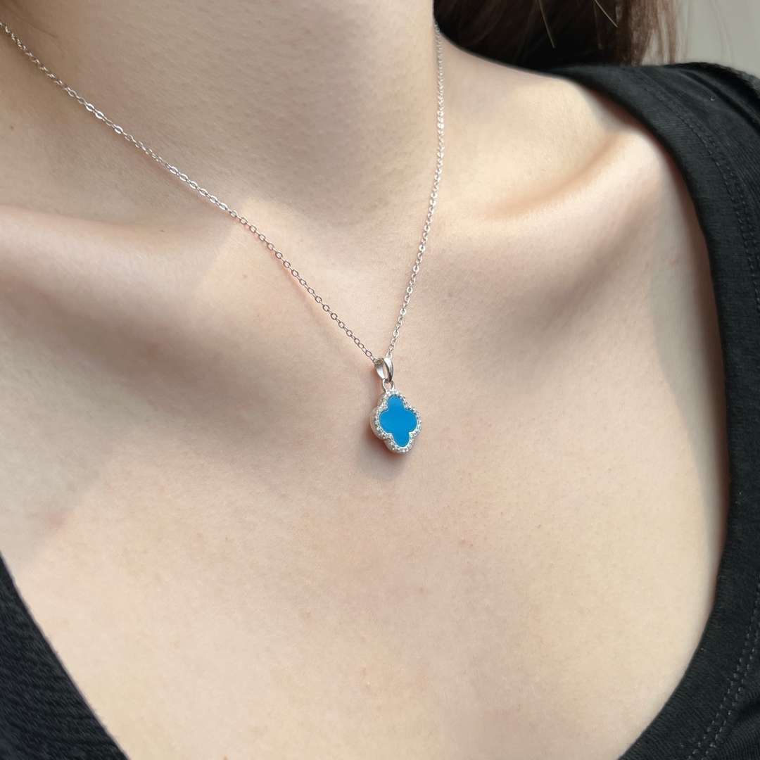 [Clover Jewelry]Dainty Flower Shape Necklace