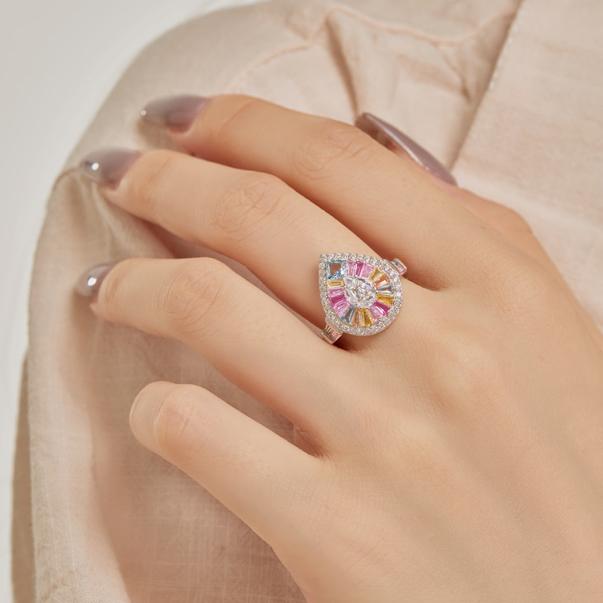 [Clover Jewelry]Elegant Colorful Water Drop Shape Banquet Ring