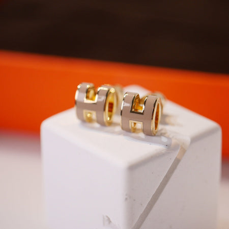 [Clover Jewelry]MINI POP H GOLD EARRINGS GREY