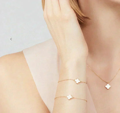 [Clover Jewelry]CLOVER MINI 9.5MM WHITE MOTHER-OF-PEARL NECKLACE