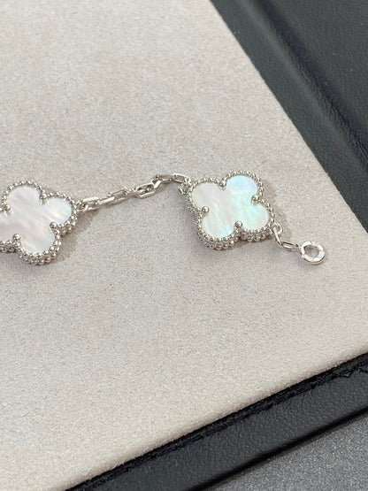 [Clover Jewelry]CLOVER WHITE PEARL MOP 5 MOTIF BRACELET COLLECTION