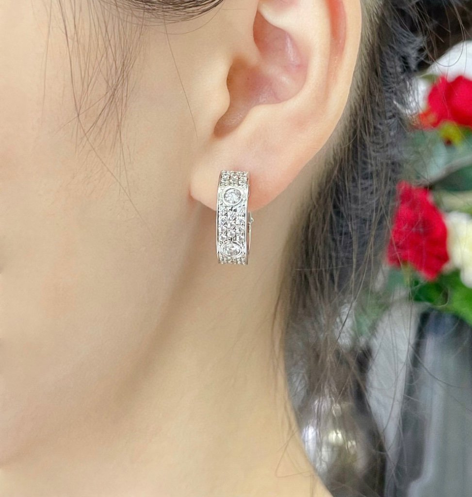 [Clover Jewelry]LOVE 5.5MM DIAMOND PAVED EARRINGS
