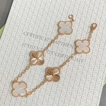 [Clover Jewelry]CLOVER WHITE PEARL MOP 5 MOTIF BRACELET COLLECTION