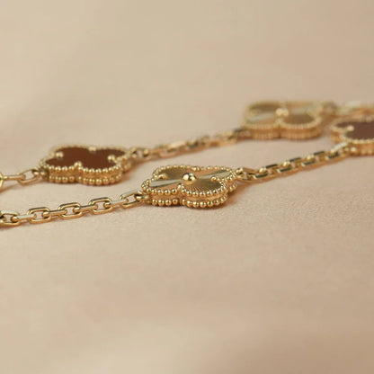 [Clover Jewelry] CLOVER 5 MOTIF RED CORNELIAN BRACELET COLLECTION