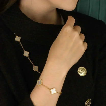 [Clover Jewelry]CLOVER WHITE PEARL MOP 5 MOTIF BRACELET COLLECTION