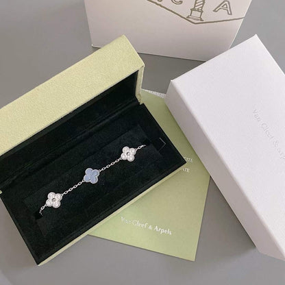 [Clover Jewelry] CLOVER 5 MOTIF PURPLE CHALCEDONY BRACELET COLLECTION