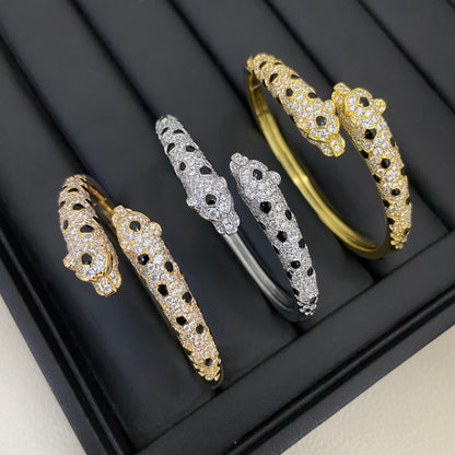 [Clover Jewelry]PANTHERE DOUBLE HEADED HALF DIAMOND OPEN BRACELET