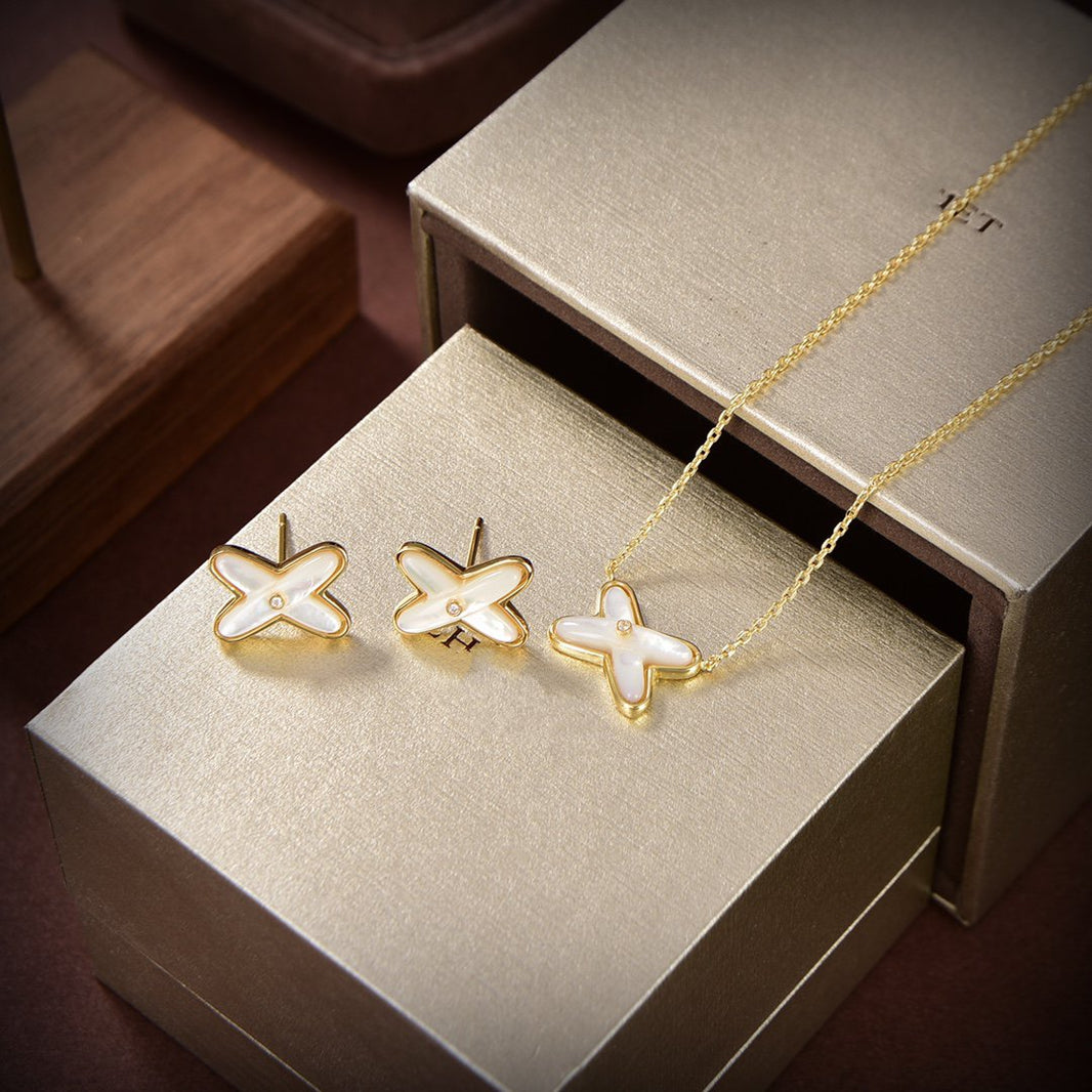 [Clover Jewelry]JEUX DE WHITE MOP GOLD DIAMOND EARRINGS