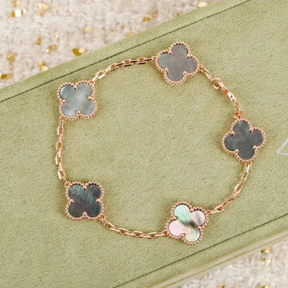 [Clover Jewelry] CLOVER 5 MOTIF GRAY MOP BRACELET COLLECTION