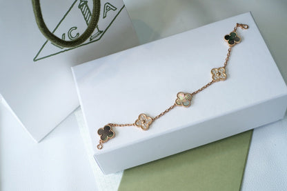 [Clover Jewelry] CLOVER 5 MOTIF GRAY MOP BRACELET COLLECTION